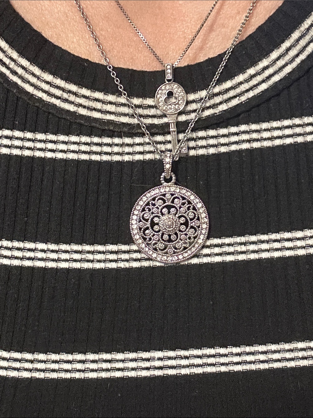 Silver Filigree Medallion Pendant Necklace